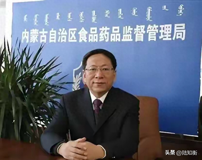 伪造证据对抗组织,杨玺退休待遇取消,任内鸿茅药酒案全国热议 - 万事屋
