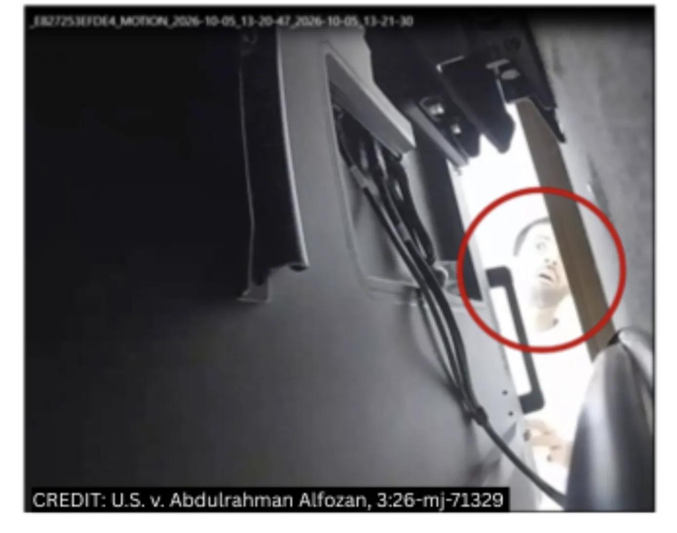 FBI逮捕OpenAI工程师 涉嫌在高管会议室安装隐藏录音设备 试图窃听机密谈话