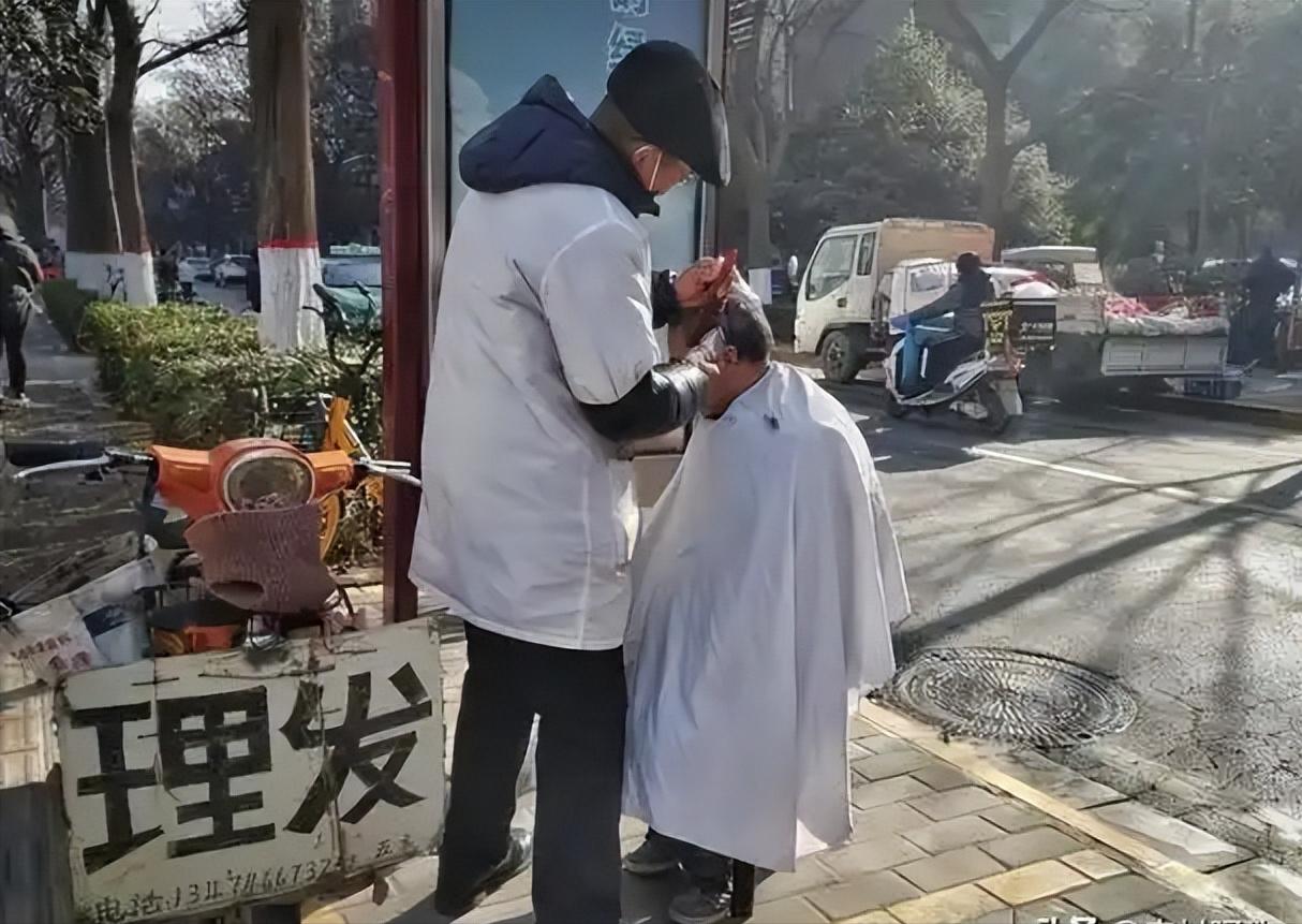 全国理发店陷入倒闭潮,不是因为没客人,而是自己把自己给搞垮了